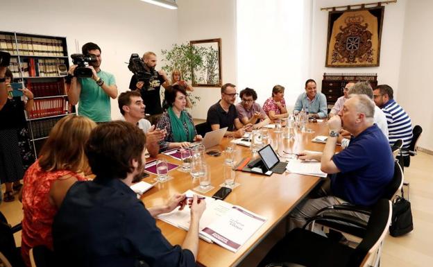 PSN, Geroa Bai, Podemos e I-E están reunidos cierran un preacuerdo de formación de gobierno