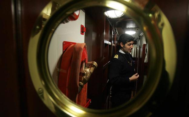 El 'Juan Sebastián Elcano' pone rumbo a Getaria