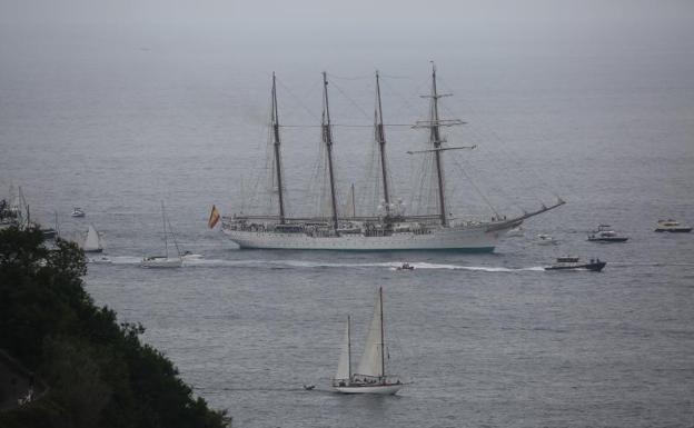 Vistas aéreas de la travesía del 'Elcano'