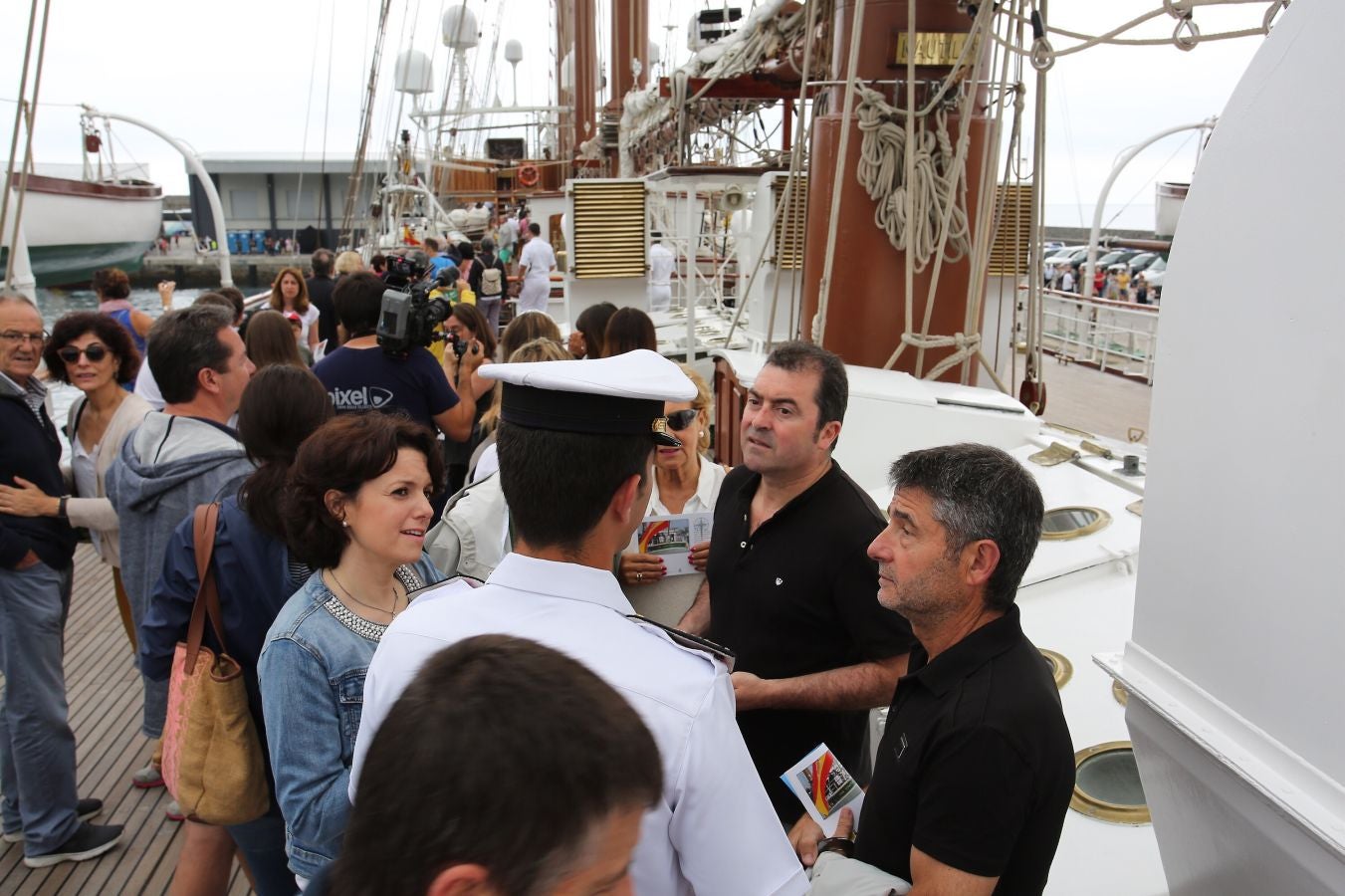 Puertas abiertas en el 'Juan Sebastián Elcano'