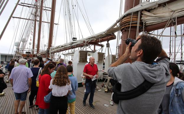 Misa marinera y ofrenda floral en memoria de Elcano y sus compañeros de viaje