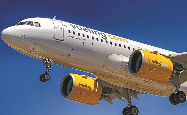 Vueling estrena en Hondarribia otro modelo de avión para reducir los desvíos