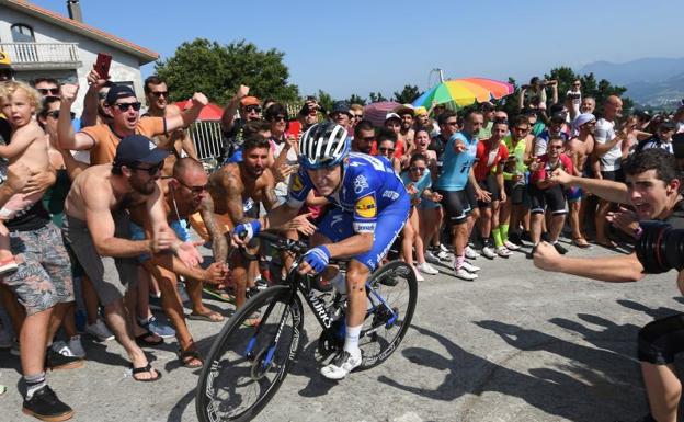 Dejó el fútbol hace dos años y pasó de juveniles a profesionales