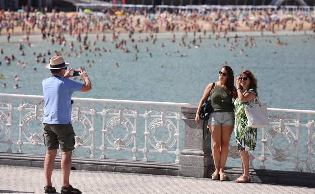 Los calores dejarán paso el fin de semana a la llegada de un frente que traerá lluvias