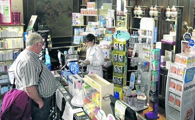 Sanidad alerta de los peligros de la compra ilegal de medicamentos por móviles y páginas web