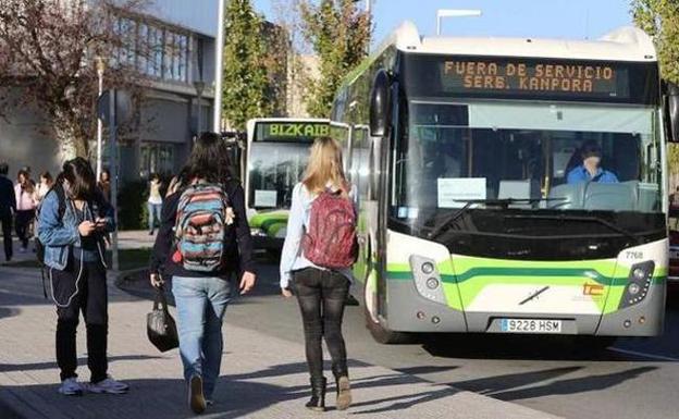 Un conductor de Bizkaibus da positivo tras un accidente que causó heridas a dos viajeros