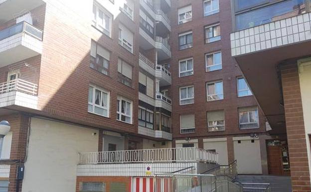 La disputa vecinal en la que murió un vecino de Santurtzi de 81 años se originó por un problema de ruidos