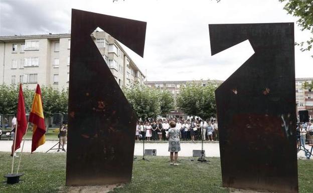 Víctimas navarras piden que no se dé oxígeno a quien justifica la violencia