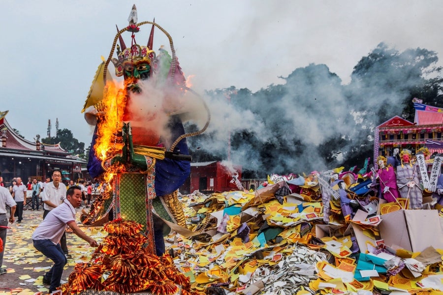 Fuego al Festival del fantasma hambriento