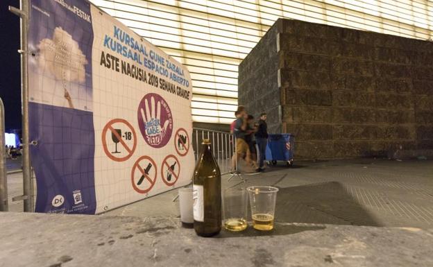 Clausuran dos bazares de alimentación por vender alcohol a menores en Semana Grande