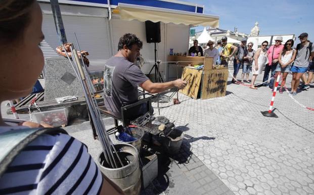 Igor Obeso, el único soplador de vidrio de Euskadi
