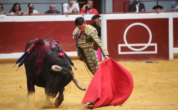 Un espectáculo muy pobre pero largo