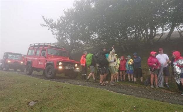 Auxiliados 20 peregrinos irlandenses exhaustos y con síntomas de hipotermia en Navarra
