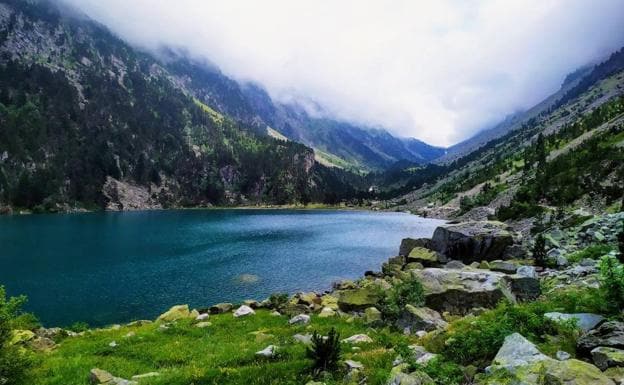 El lago de tus sueños existe y está en los Pirineos