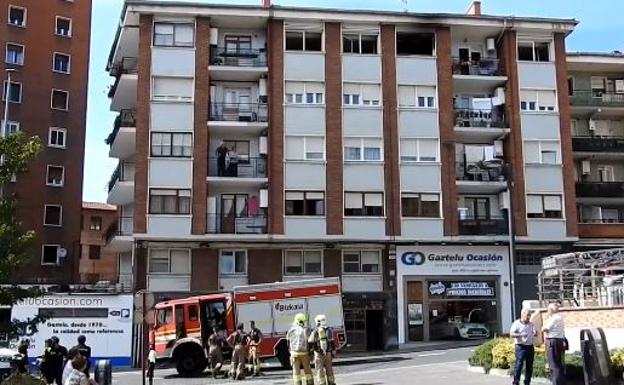 Fallece en Leioa una mujer que saltó por la ventana de un cuarto piso para huir del fuego