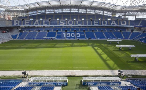 Anoeta, más txuri-urdin