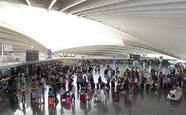 El personal de tierra de Iberia convoca paros en Loiu los días 8 y 9 de septiembre