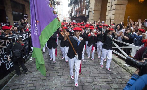 El alcalde de Hondarribia propone cambiar los horarios del día del Alarde