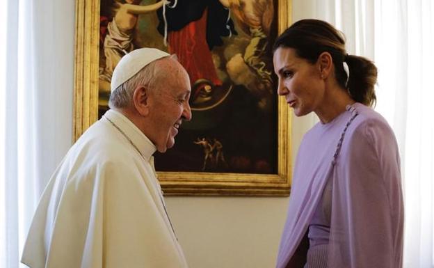 El Papa recibea Mar Flores y a Alicia Koplowitz