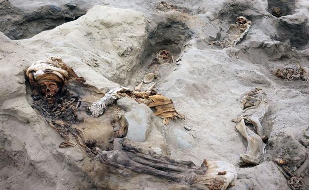 Arqueólogos hallan 227 restos de niños sacrificados en ritual precolombino