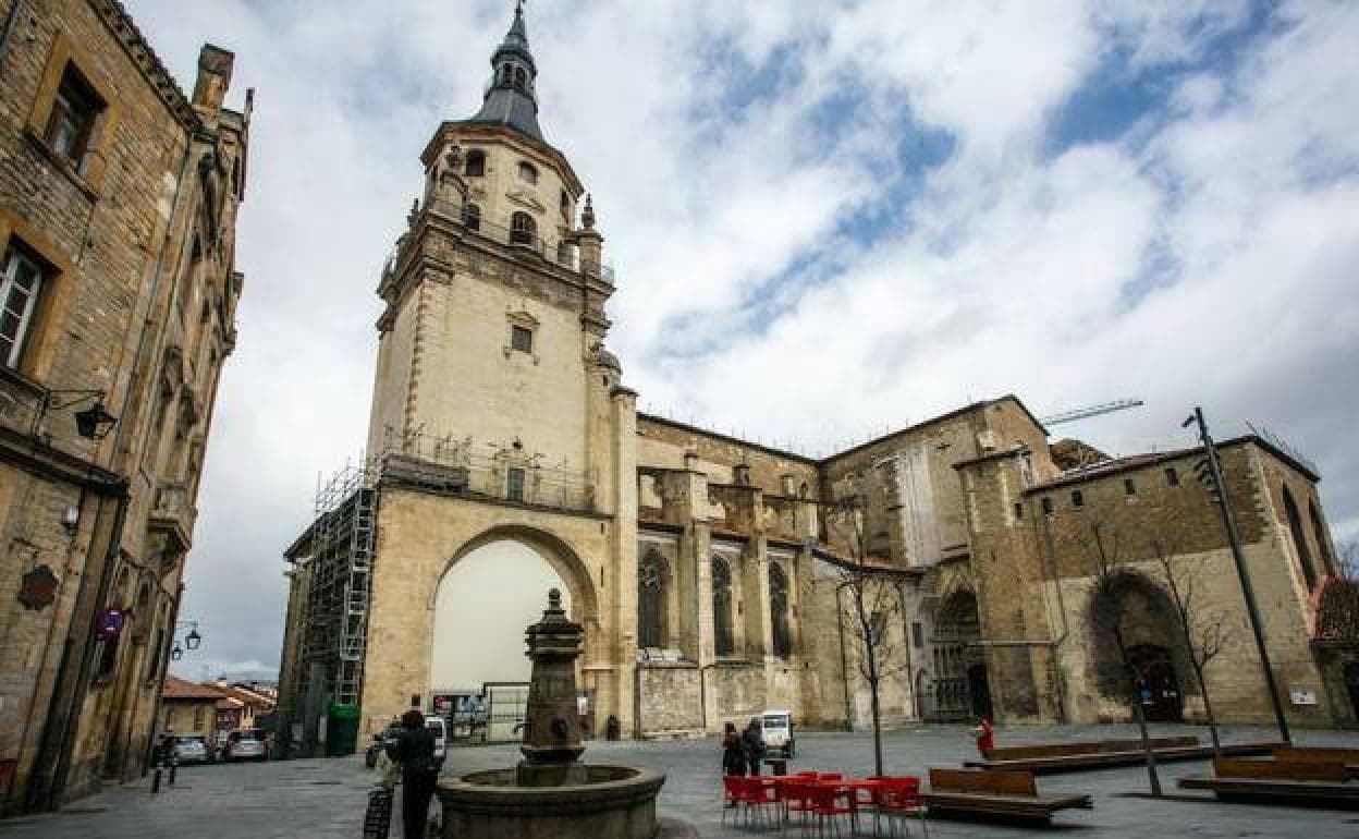 La catedral de Vitoria recibe las reliquias de Santa Bernadette ...