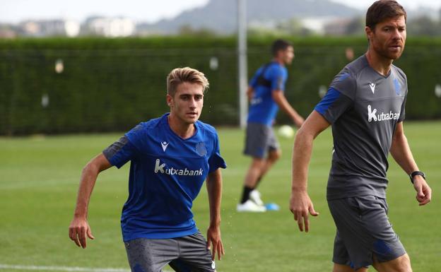 Robert Navarro, a las órdenes de Xabi Alonso