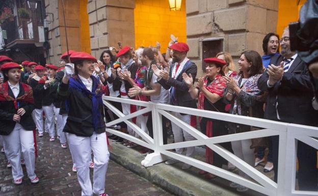 «Por primera vez escuchaba los aplausos y ánimos en la calle Mayor»