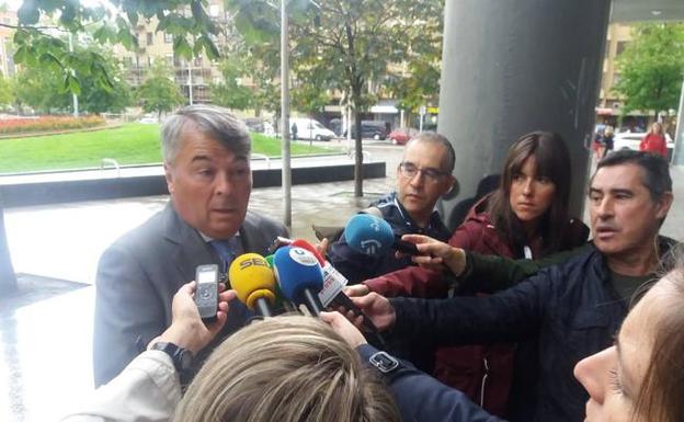 Los tres miembros de 'La Manada' admiten sin reparos haberse llevado las gafas de la óptica donostiarra sin pagar