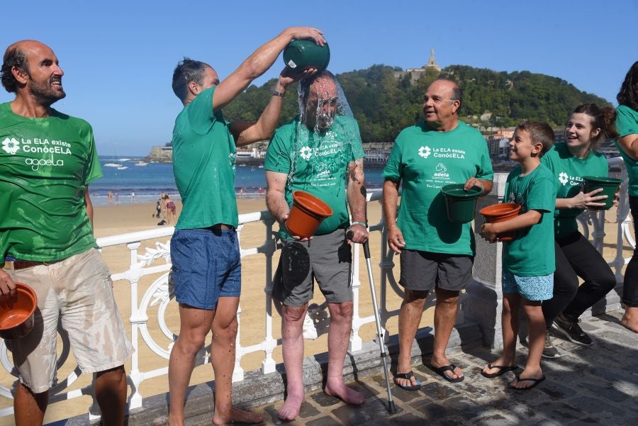 Vuelve el reto del cubo helado para visibilizar la Esclerosis Lateral Amiotrófica