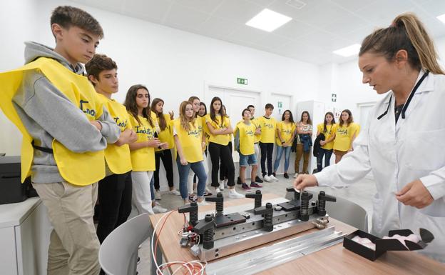 «¡La industria vasca os espera!»