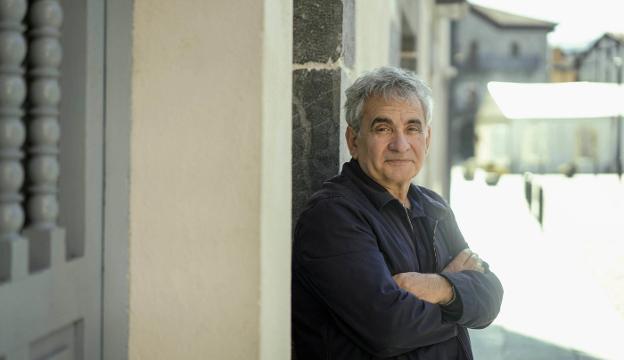 Bernardo Atxaga: «Irakurleak bere barrutik buelta bat ematea nahiko nuke»