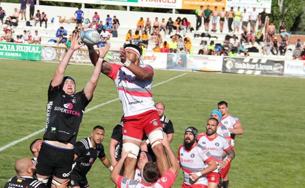 La crueldad del deporte deja a Ampo sin la victoria