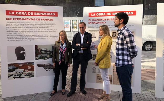 El PP denuncia la exposición del etarra Bienzobas en Galdakao y muestra «sus verdaderas obras»
