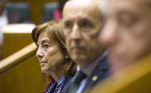 La consejera de Educación defiende que los contratos de los comedores están avalados por Competencia