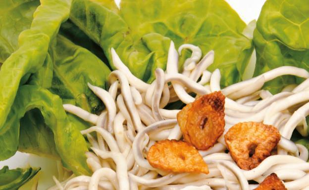Receta de ensalada de angulas de Martín Berasategui