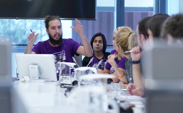 «Fruta podrida, pañales contados, ni tiempo para poder hablar con los residentes»