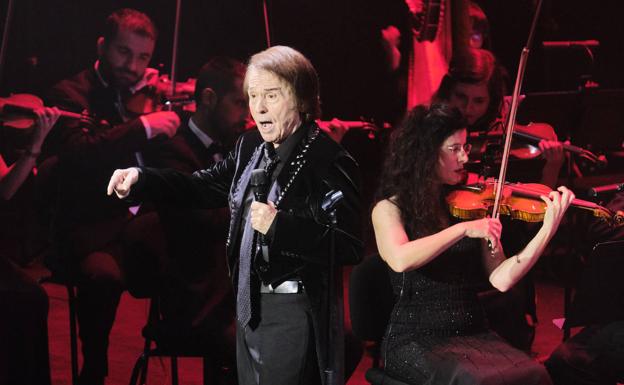 Raphael en San Sebastián: Do de pecho más sinfónico que electrónico