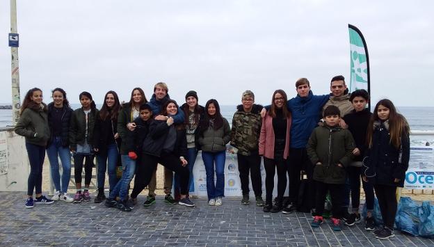 La Zurriola, libre de residuos