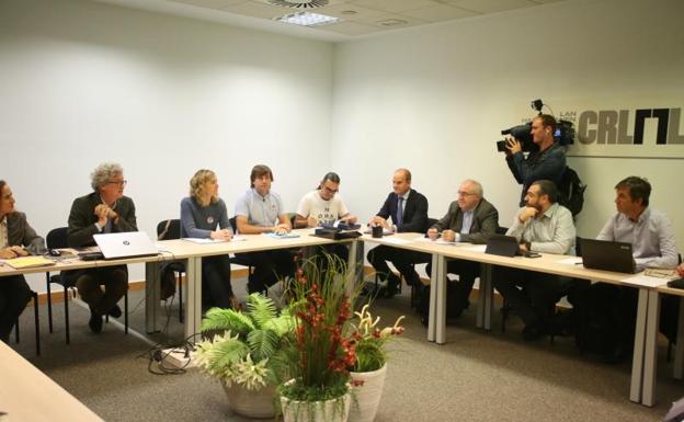 Sindicatos y patronal de la concertada acuerdan un intenso calendario para evitar la huelga