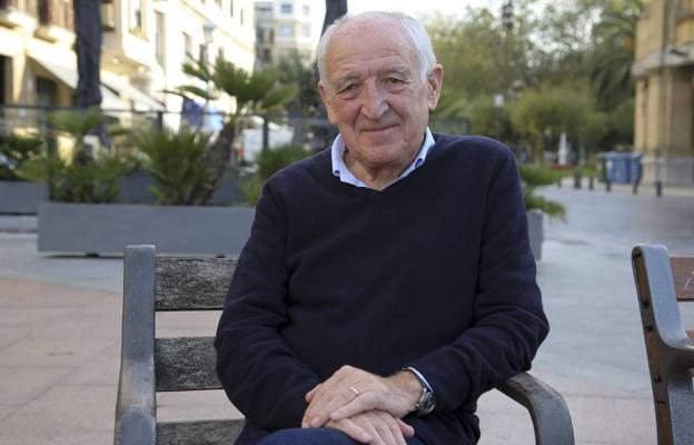 Anjel Lertxundi (Idazlea): «Literatur itzulpengintza berez oso sendo dago, herrena duena da ikusgarritasuna»