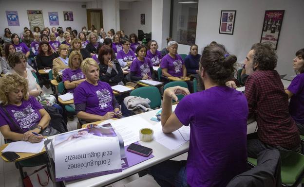 Diputación traslada a las familias la intención de compensarles por la huelga en residencias