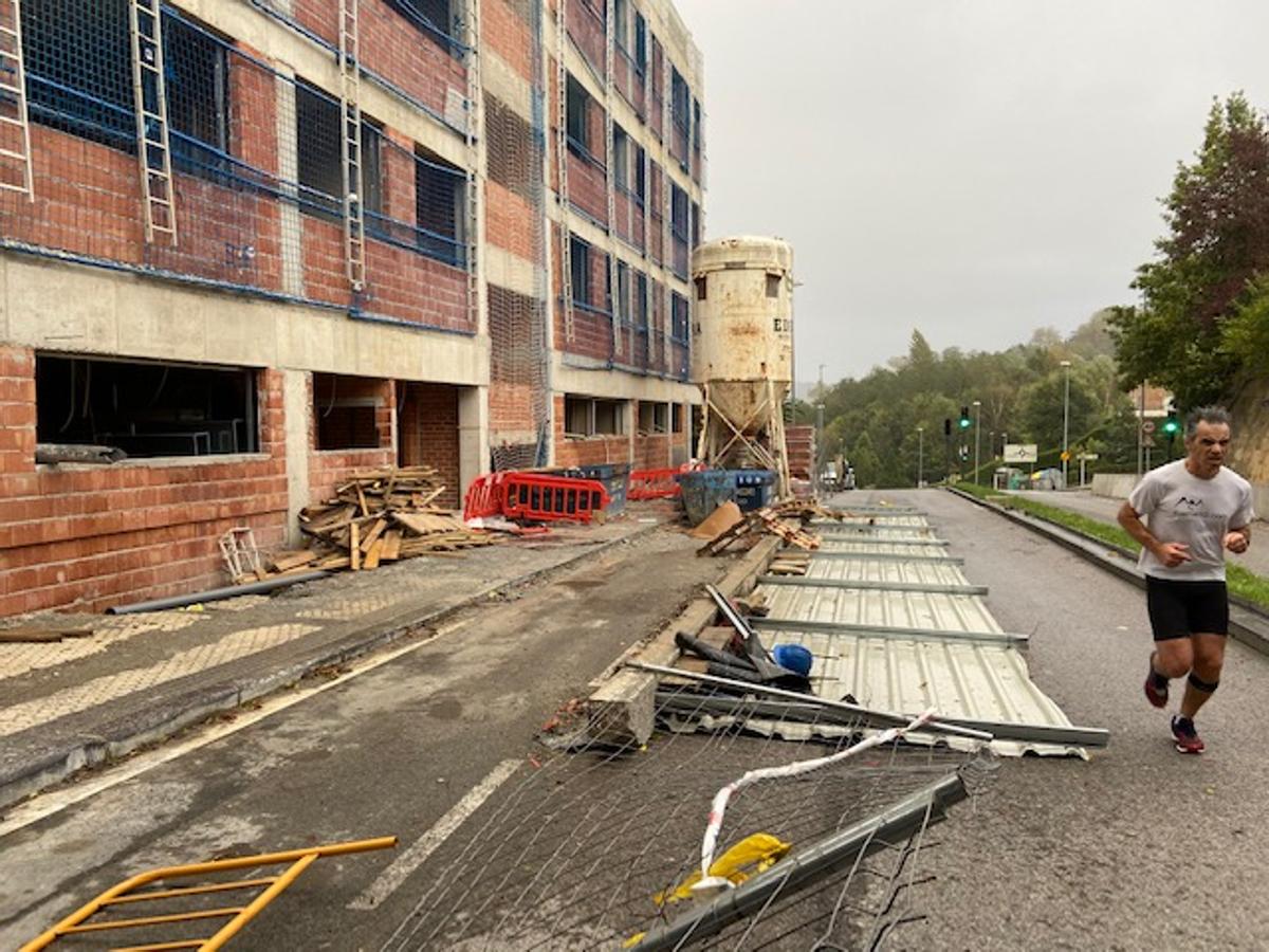 El temporal de viento y olas deja numerosas incidencias en Gipuzkoa