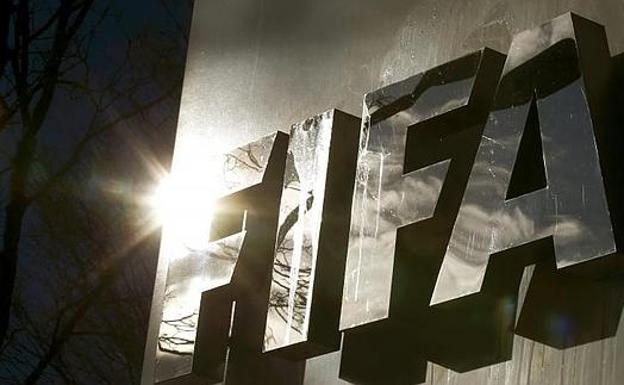 Tres exdirigentes de la Conmebol, inhabilitados de por vida por la FIFA