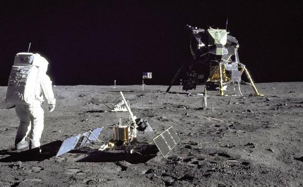 La NASA 'descorcha' muestras del Apolo para su regreso a la Luna