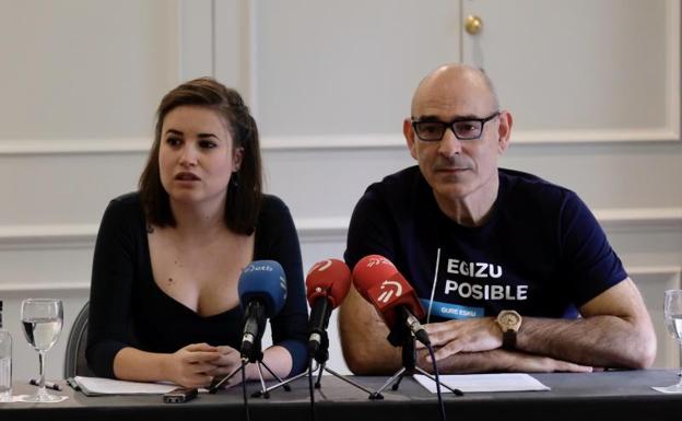 Gure Esku aspira a recoger más de 250.000 firmas para pedir una ley de referéndum