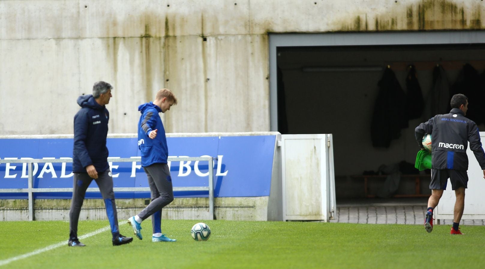 Odegaard vuelve a pisar el césped de Zubieta
