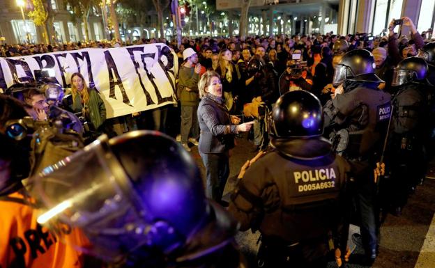 Los radicales logran mantener la tensión en Cataluña un mes después de la sentencia