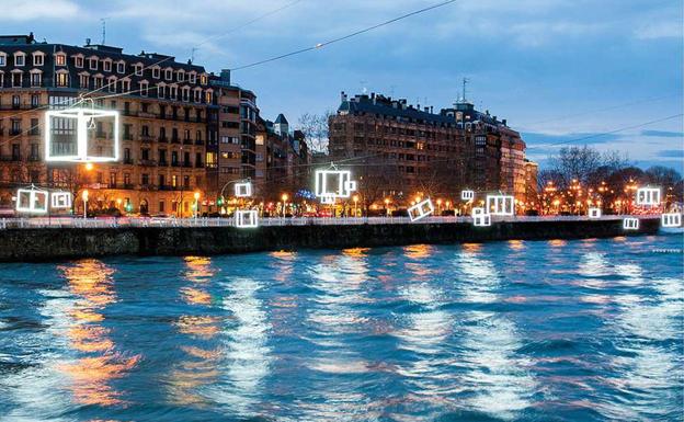 Fuegos artificiales y una noria de 50 metros para abrir la Navidad en Donostia