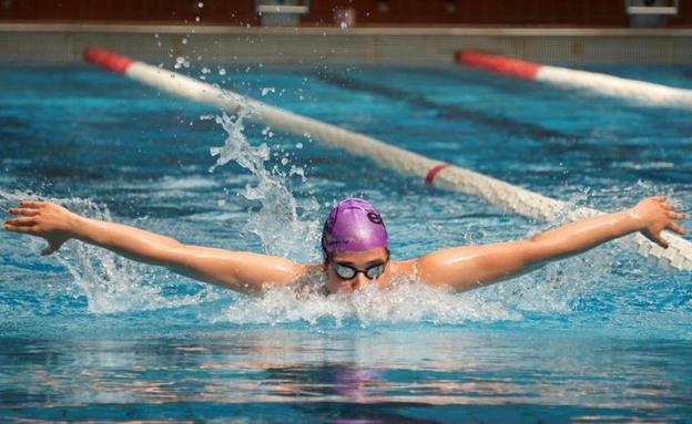 Maider Redin bate dos récords de Euskadi en el Campeonato de España de piscina corta