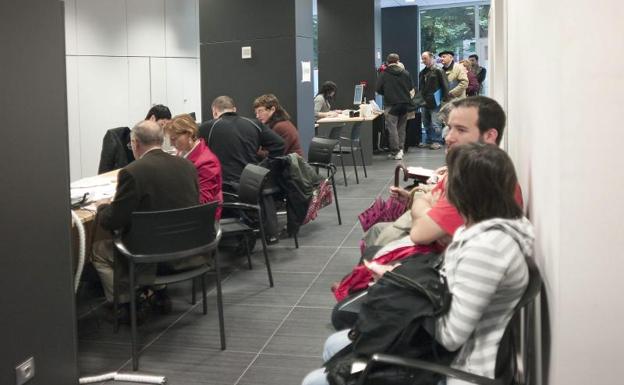 Los guipuzcoanos perderán un 1% de poder adquisitivo al pagar más impuestos